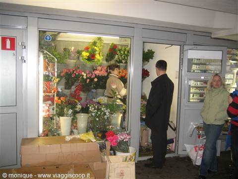 Omaggi floreali in occasione della Festa della Donna