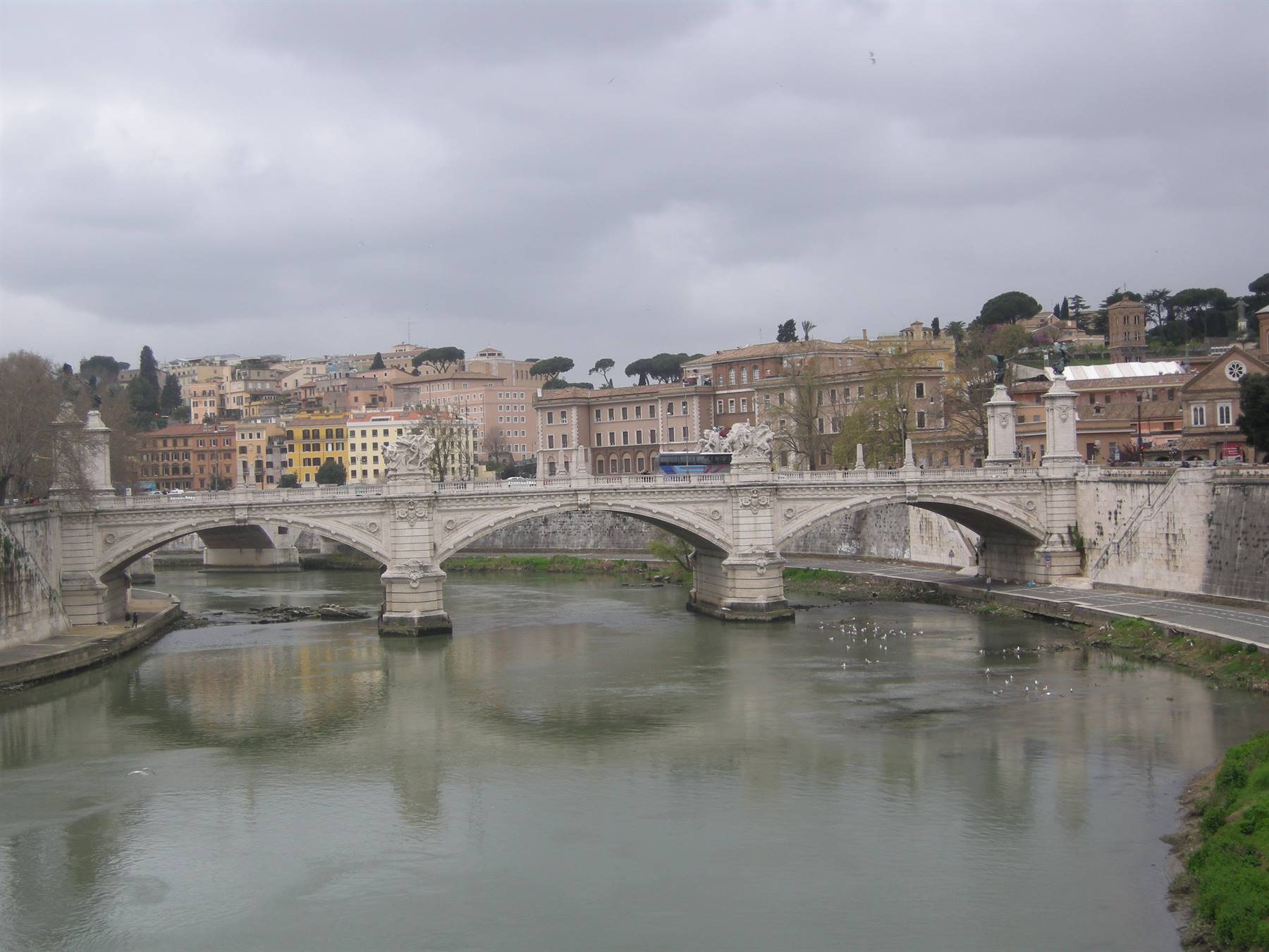 Lungo Tevere