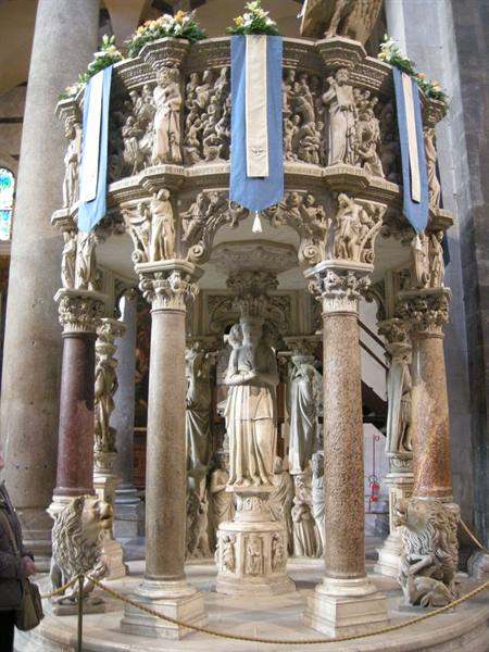 All'interno del Duomo