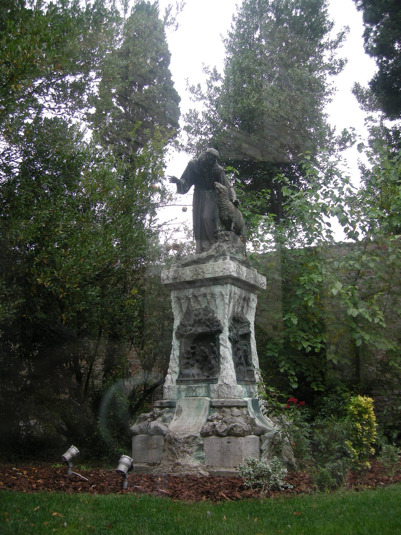 Santa Maria degli Angeli - statua di San Francesco