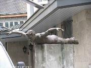 Statua