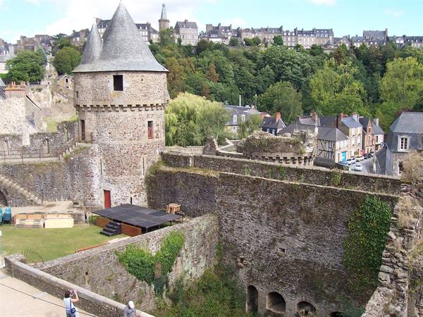 Fougeres