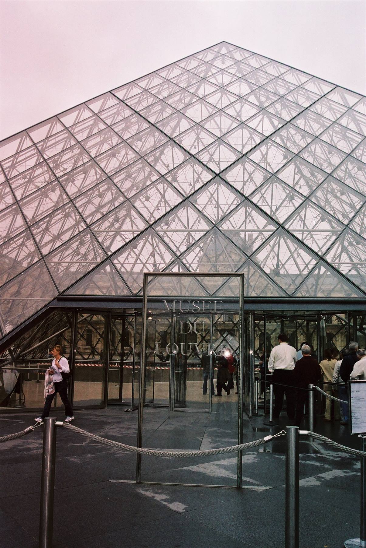 LOUVRE