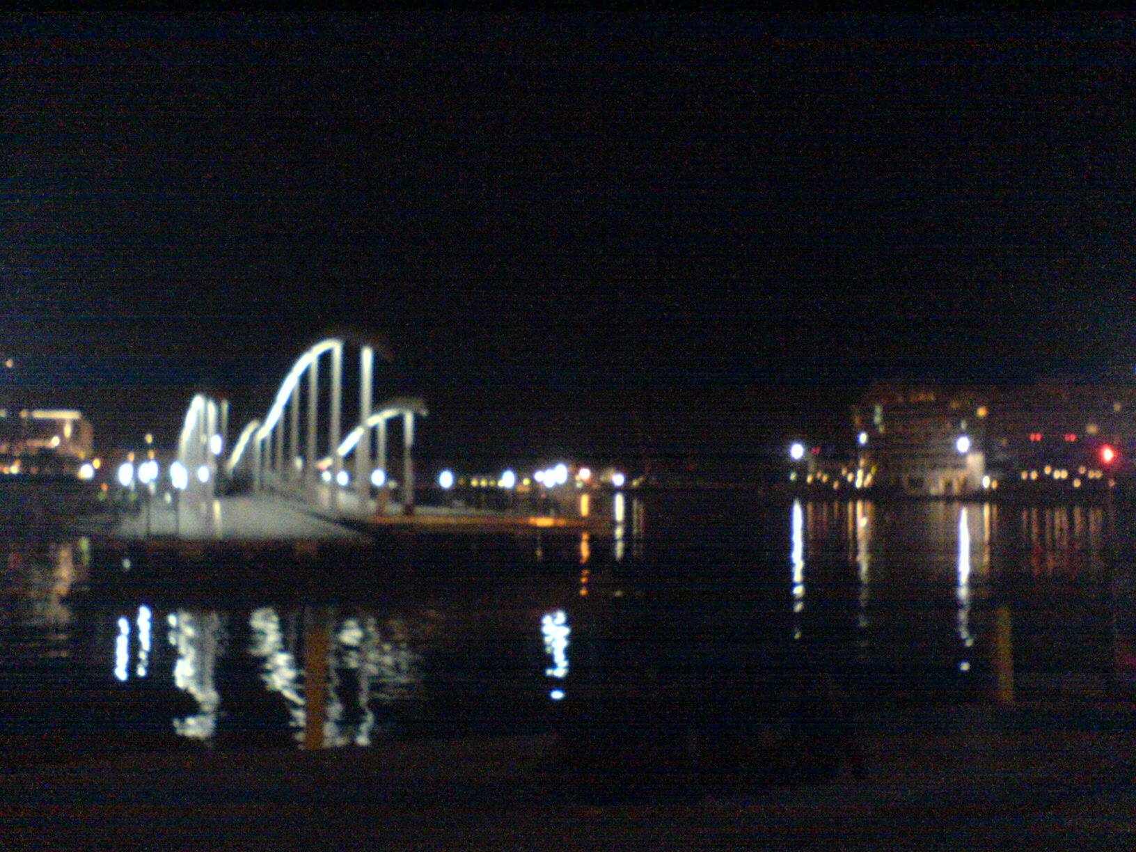 Port vell ''Rambla de mar'' di notte