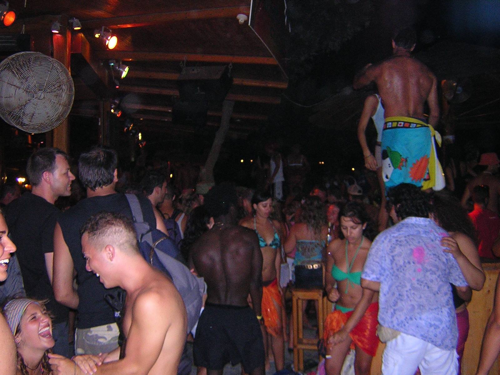 AL TROPICANA -PARADISE BEACH