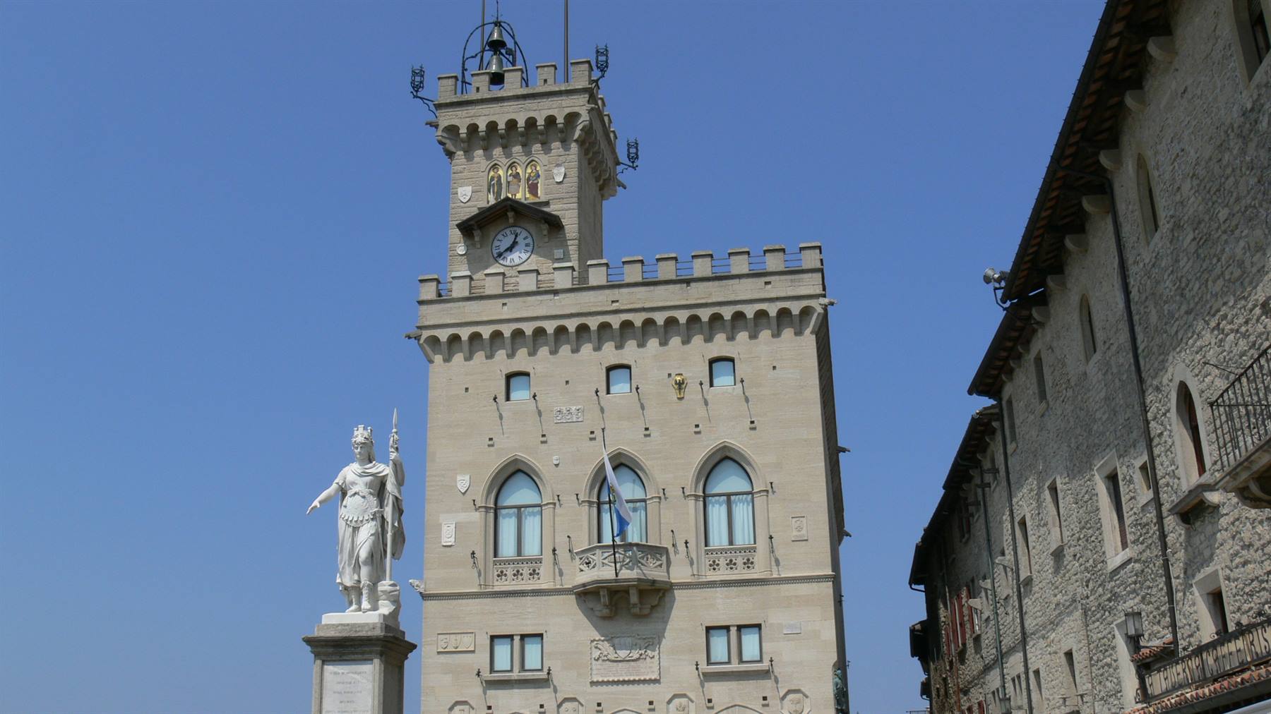 Particolare palazzo del governo