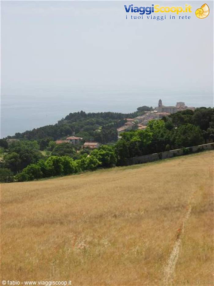 vista su sirolo