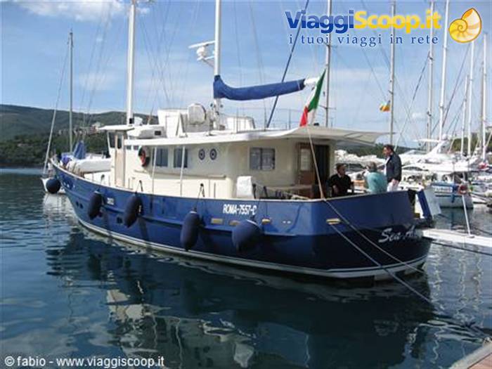 uno yacht in porto