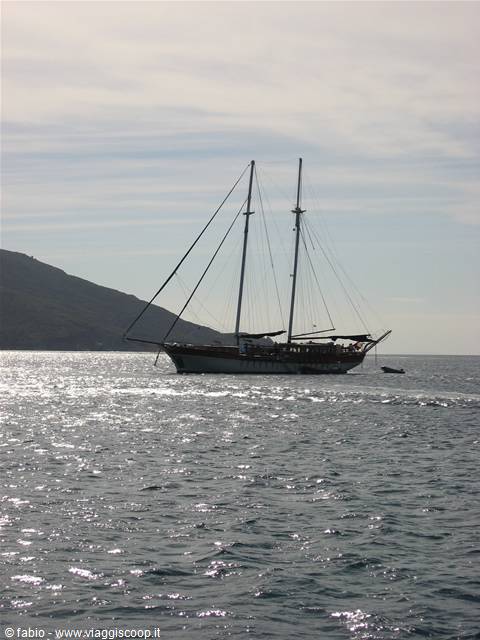 risveglio in barca a marina di campo