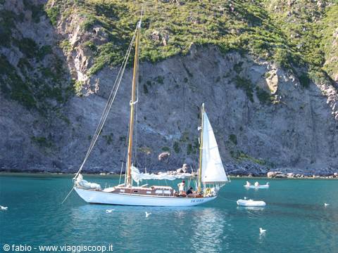 caicco a capraia