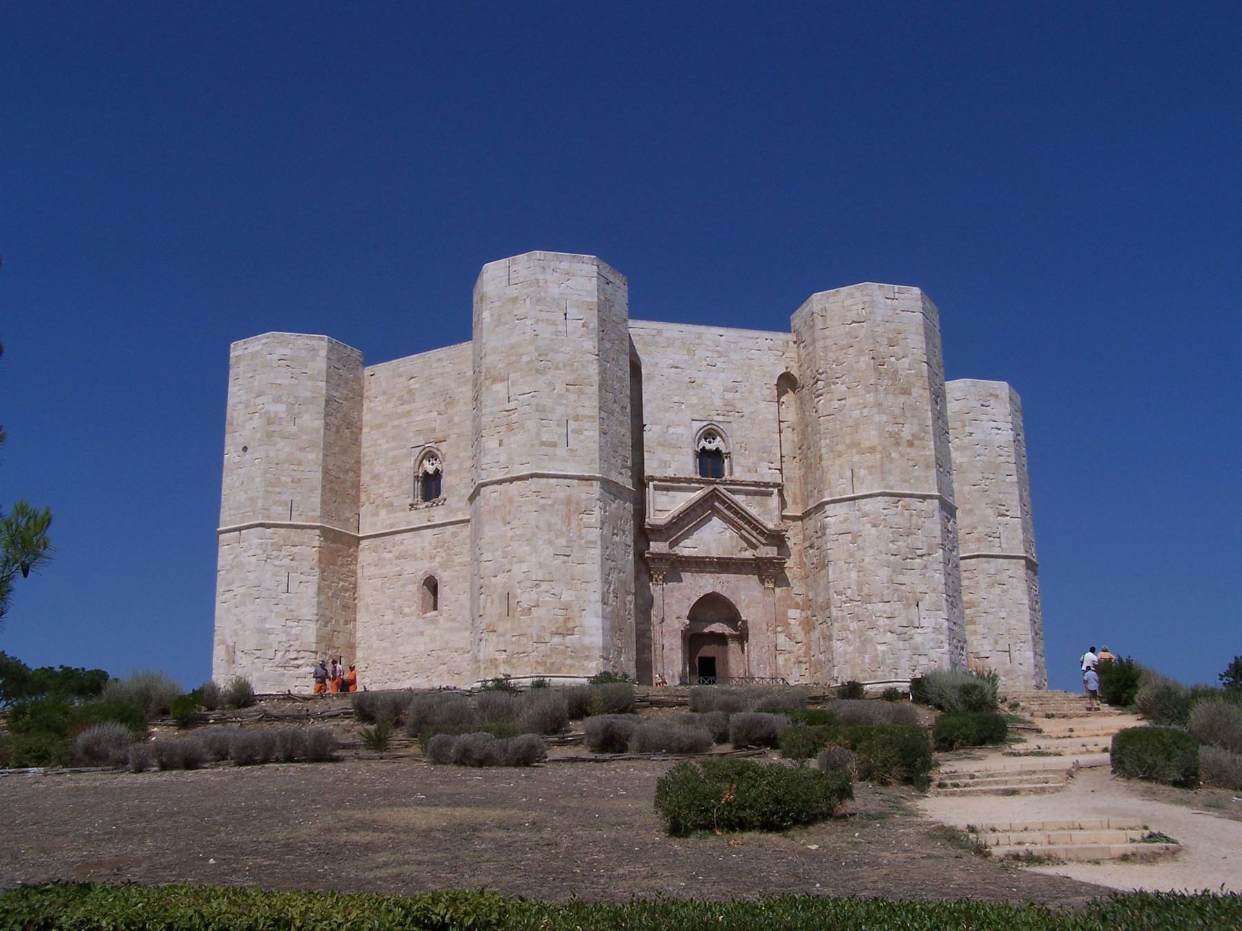 Castel del Monte, alta Murgia