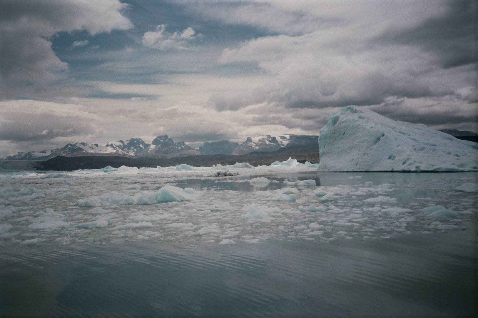 la barriera di icebergs - Ghiacciaio Upsala, Los Glaciares