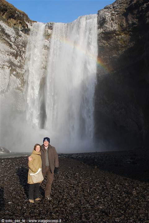 Skogarfoss ci regala un'arcobaleno coloratissimo