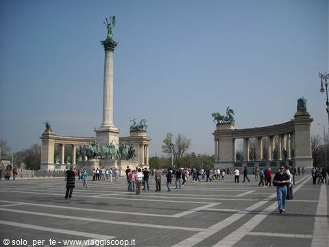 piazza degli eroi