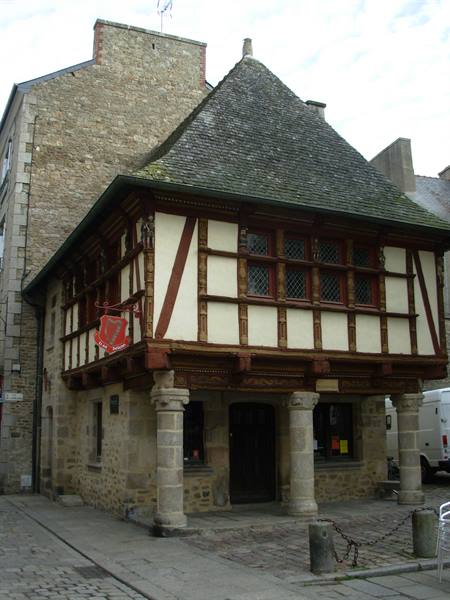 Dinan