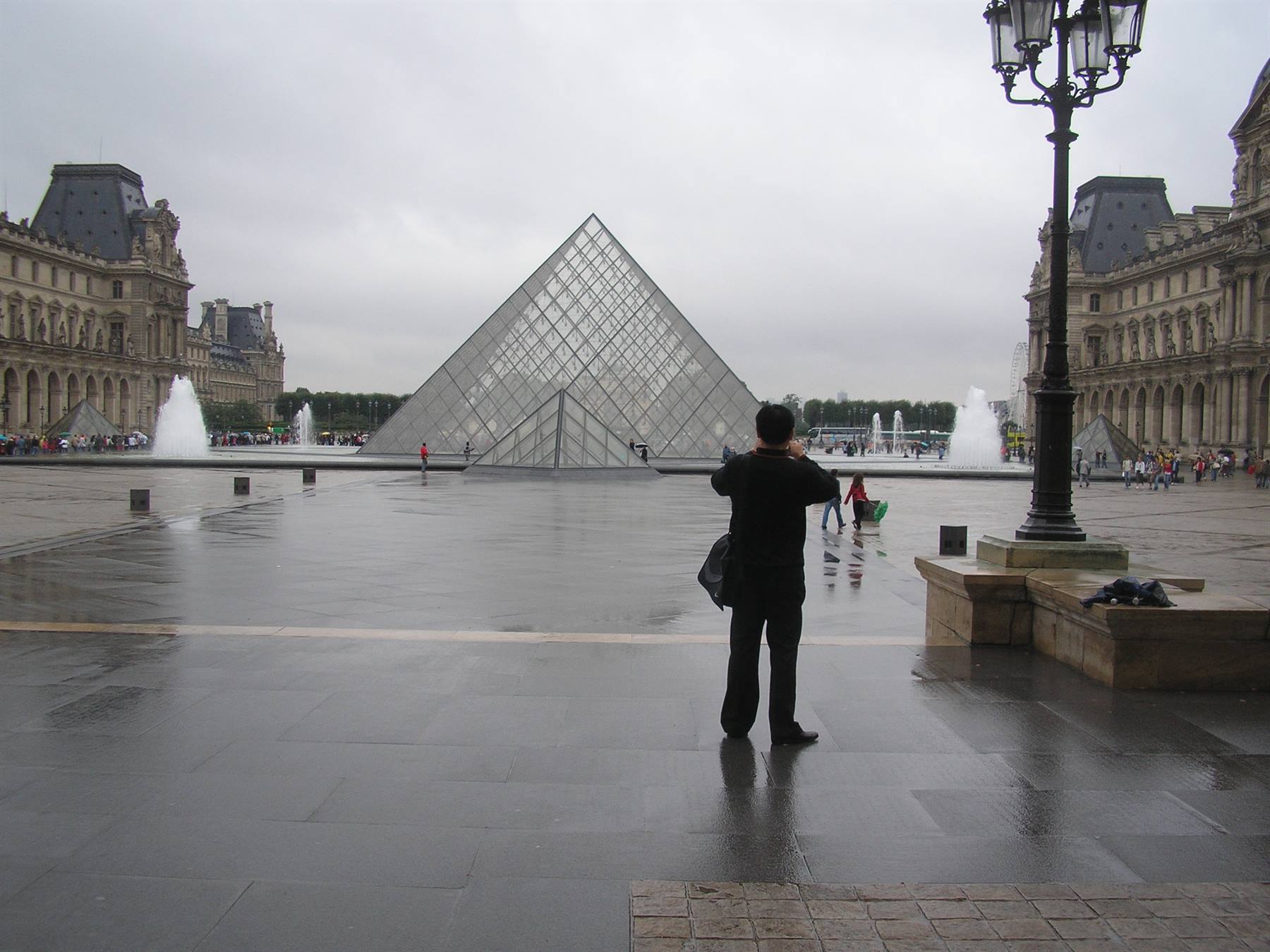 LOUVRE