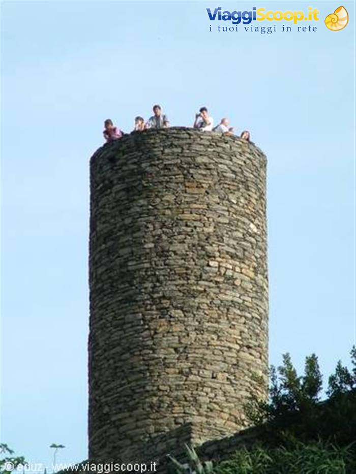 Vernazza - La caratteristica torre circolare