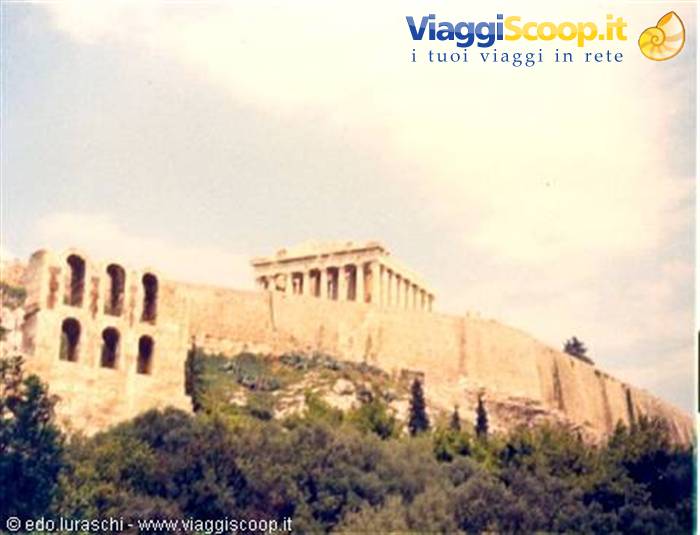 Acropoli chiusa per sciopero (quindi foto dal basso)