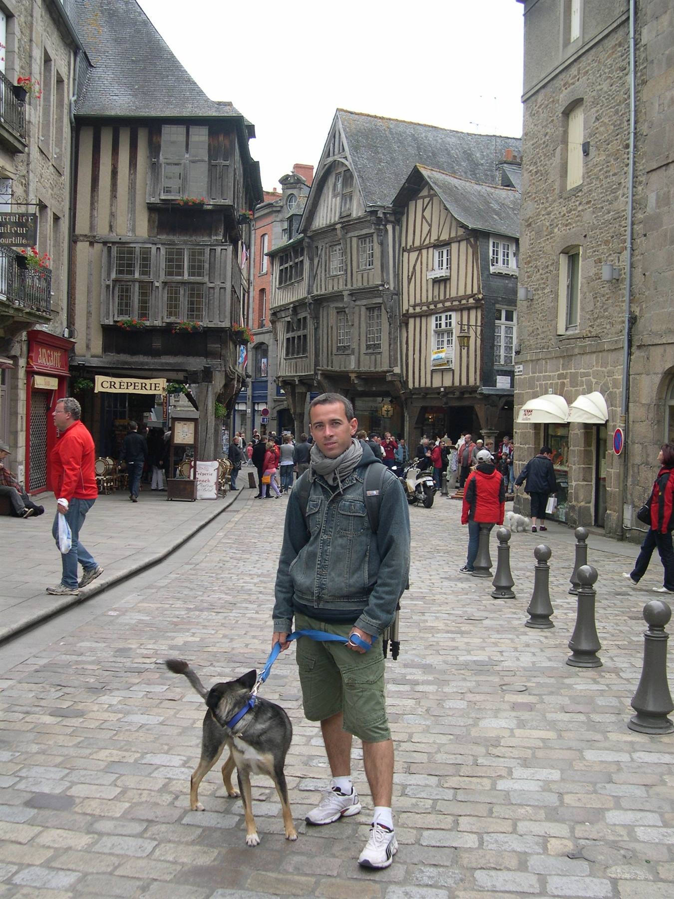 PER LE STRADINE DI DINAN (BRETAGNA)