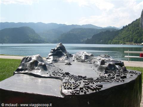 UN "PLASTICO" DEL LAGO IN BRONZO