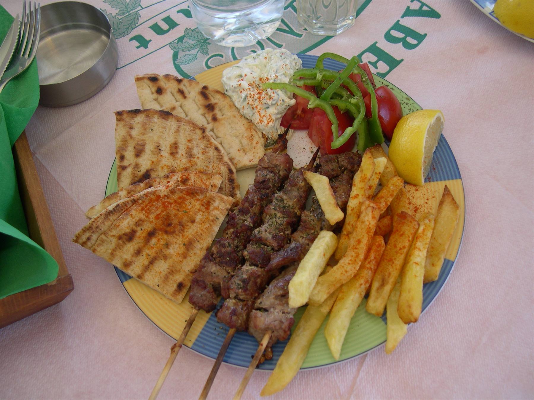E ORA SI MANGIA . . . SOUVLAKI ! ! ! 
