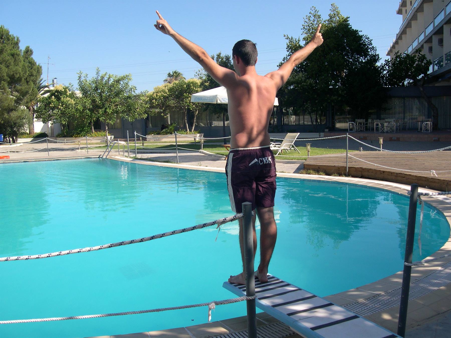 IL TUFFO DEL CAMPIONE . . .   