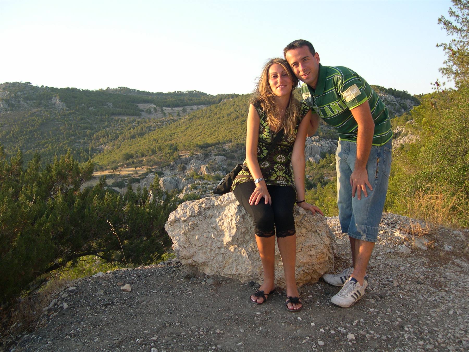 IN SOSTA PER UNA FOTO LUNGO LA STRADA PER LOUTRAKI