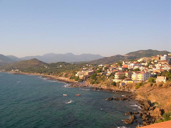 IL PAESE ADAGIATO SUL GOLFO