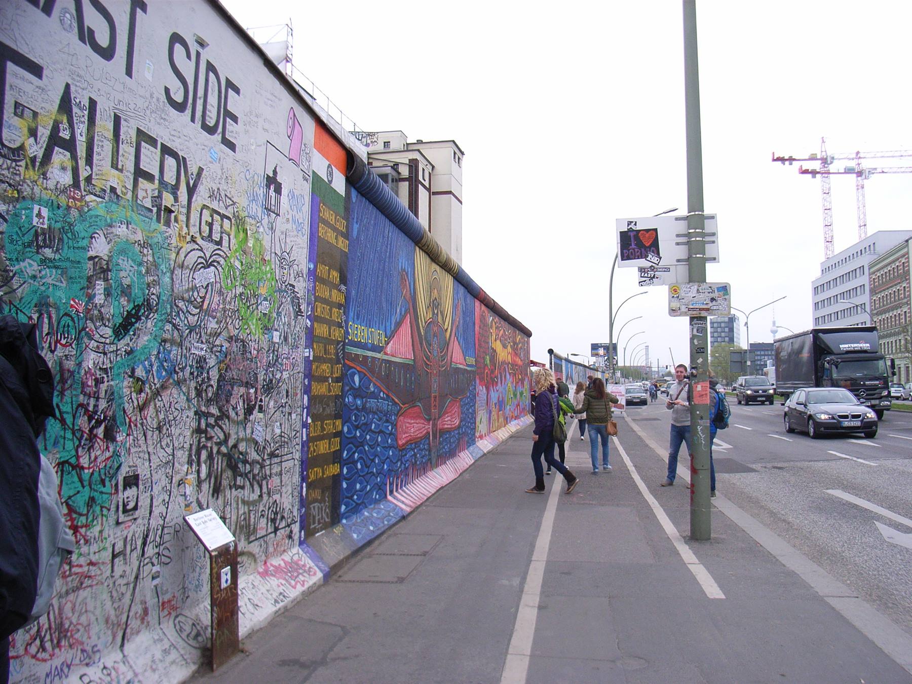 EAST SIDE GALLERY