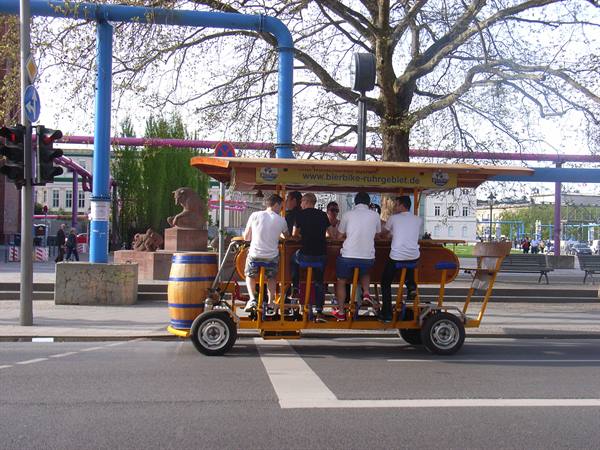 PUB ITINERANTE A PEDALI