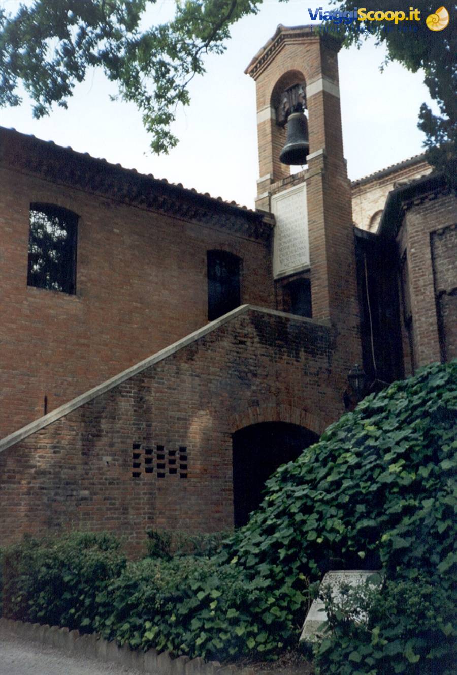 RAVENNA-SEPOLCRO DI DANTE