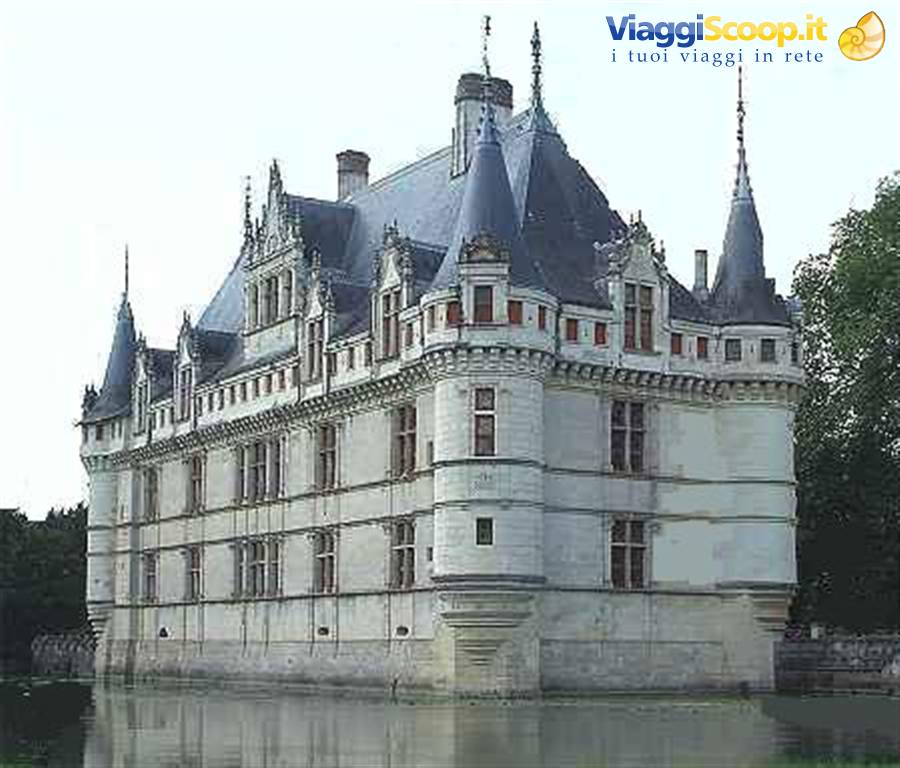 AZAY LE RIDEAU