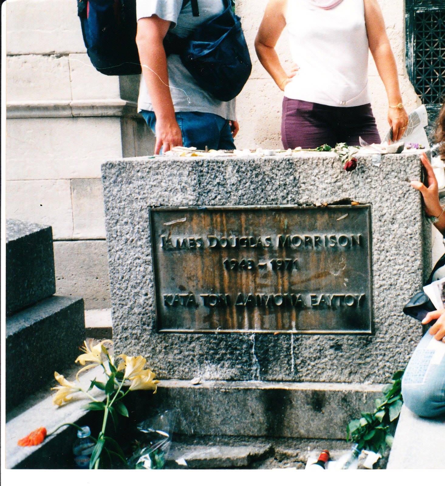 Pere la Chaise...tomba Jim Morrison