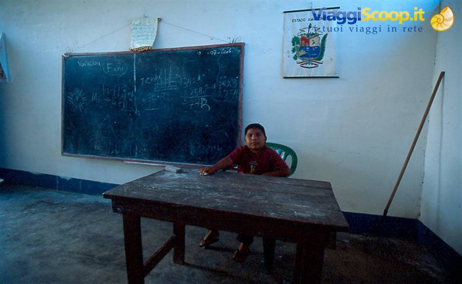 Scuola in un comunità sul rio Autana