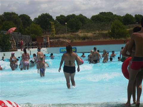 piscina con onde ad aqualand