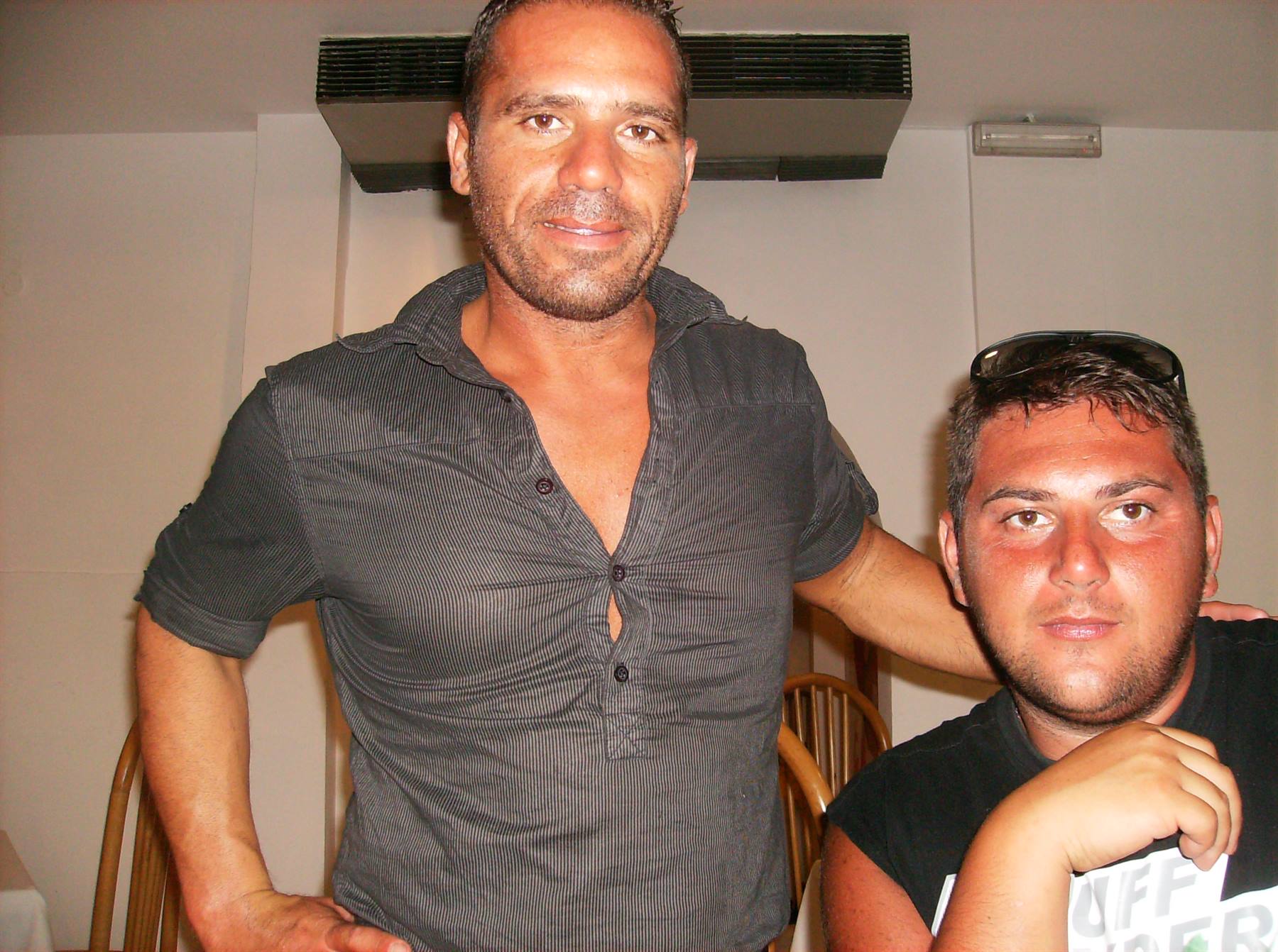 Arnold il proprietario del ristorante L'ordine sotto all'hotel e della cucina dell'hotel
