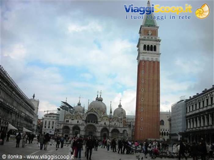 p.zza san marco con basilica e torre