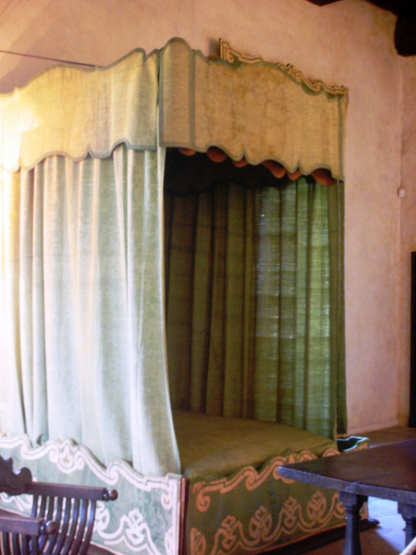 letto a baldacchino