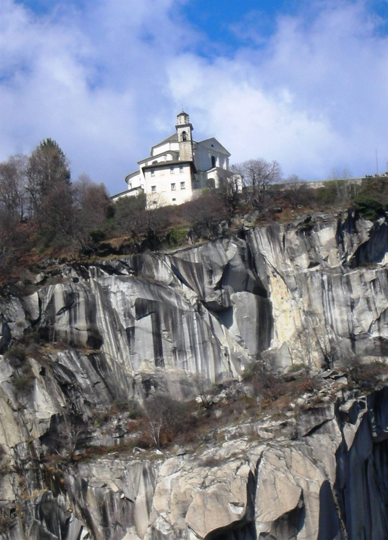 santuario di madonna del sasso