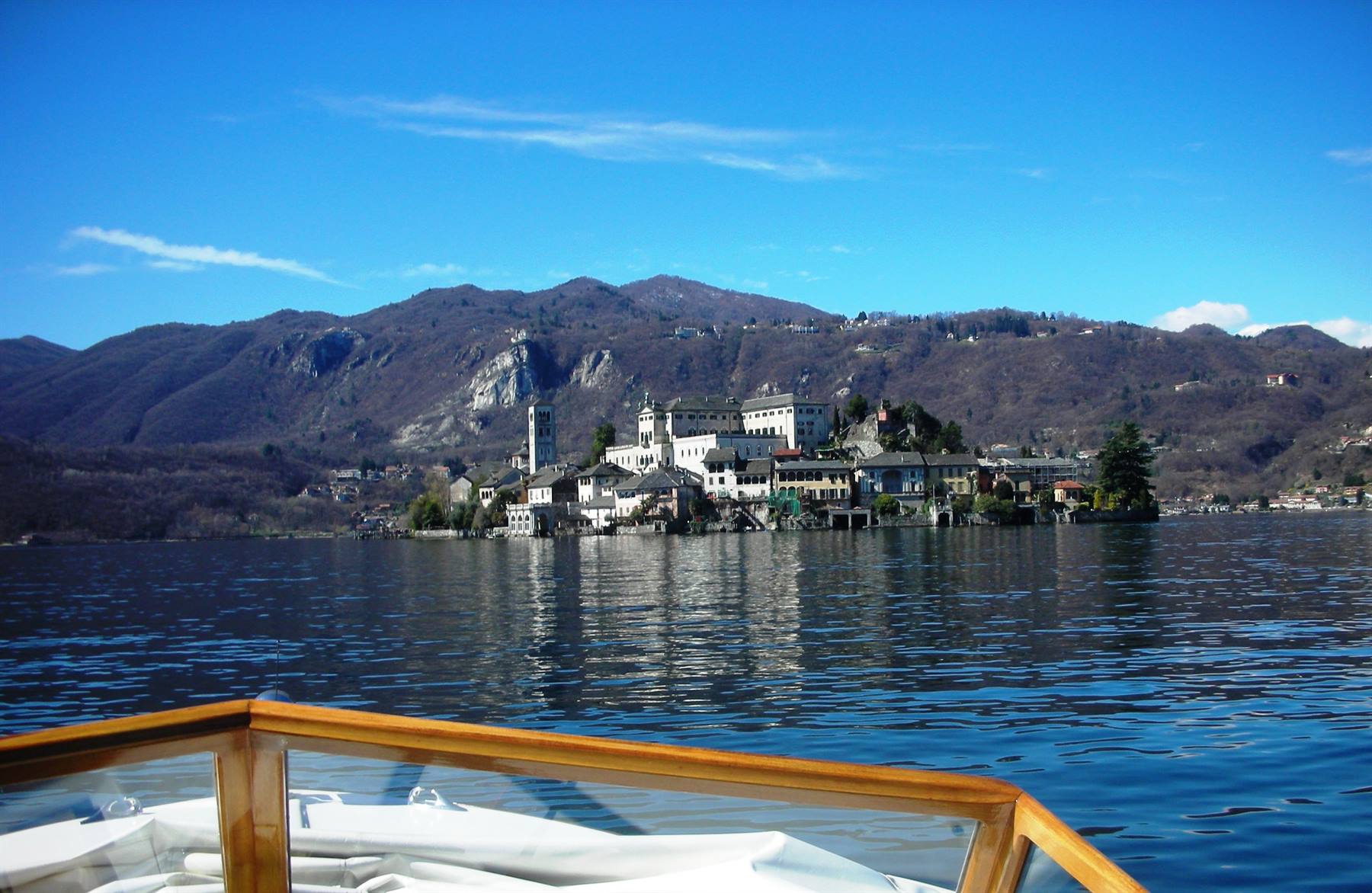 vista dell'isola dalla barca