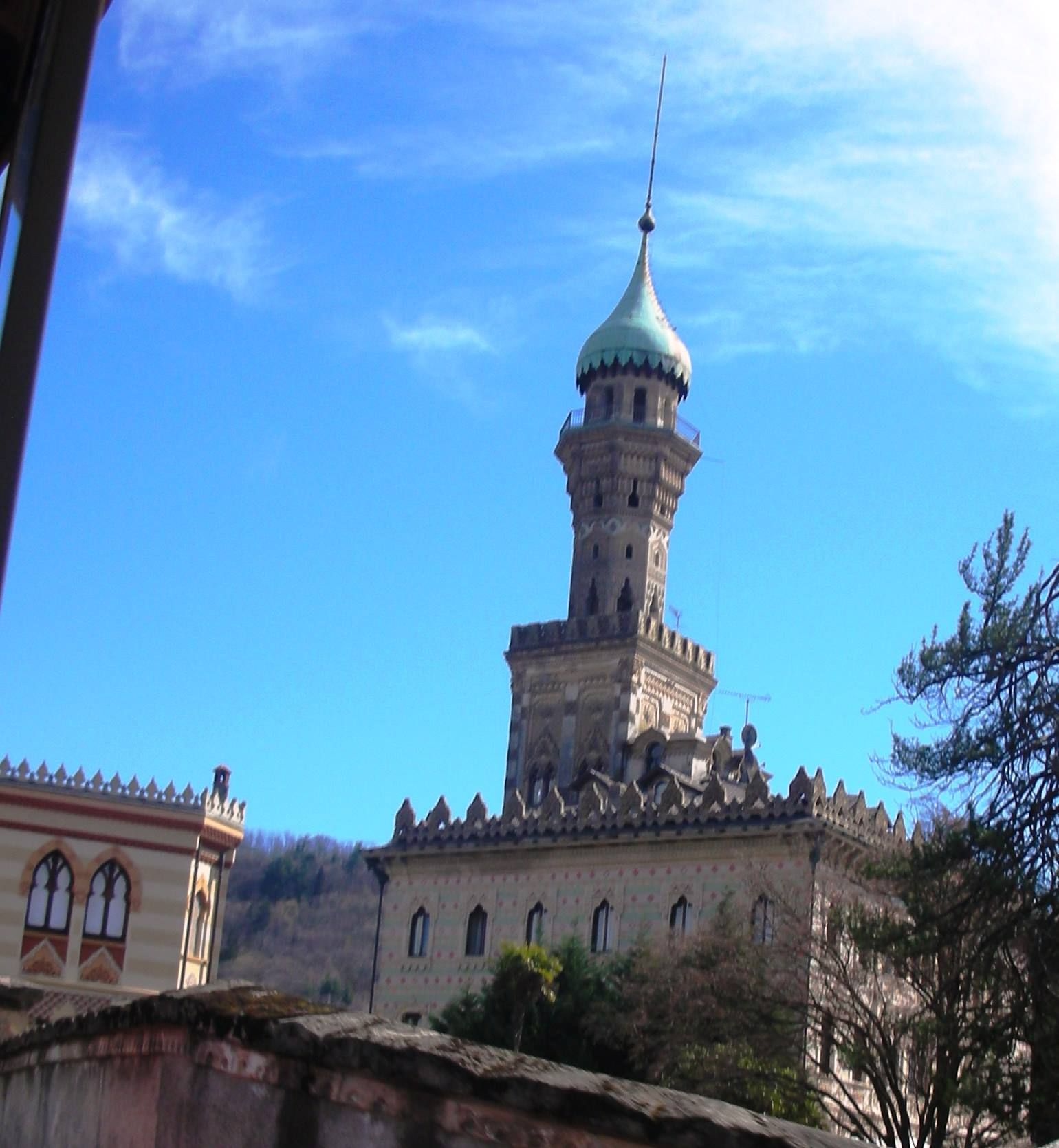hotel mega lusso, orta san giulio