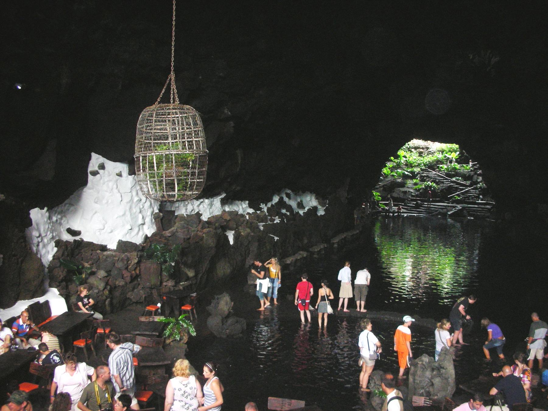 Jameos de Agua, laghetto nel cono vulcanico