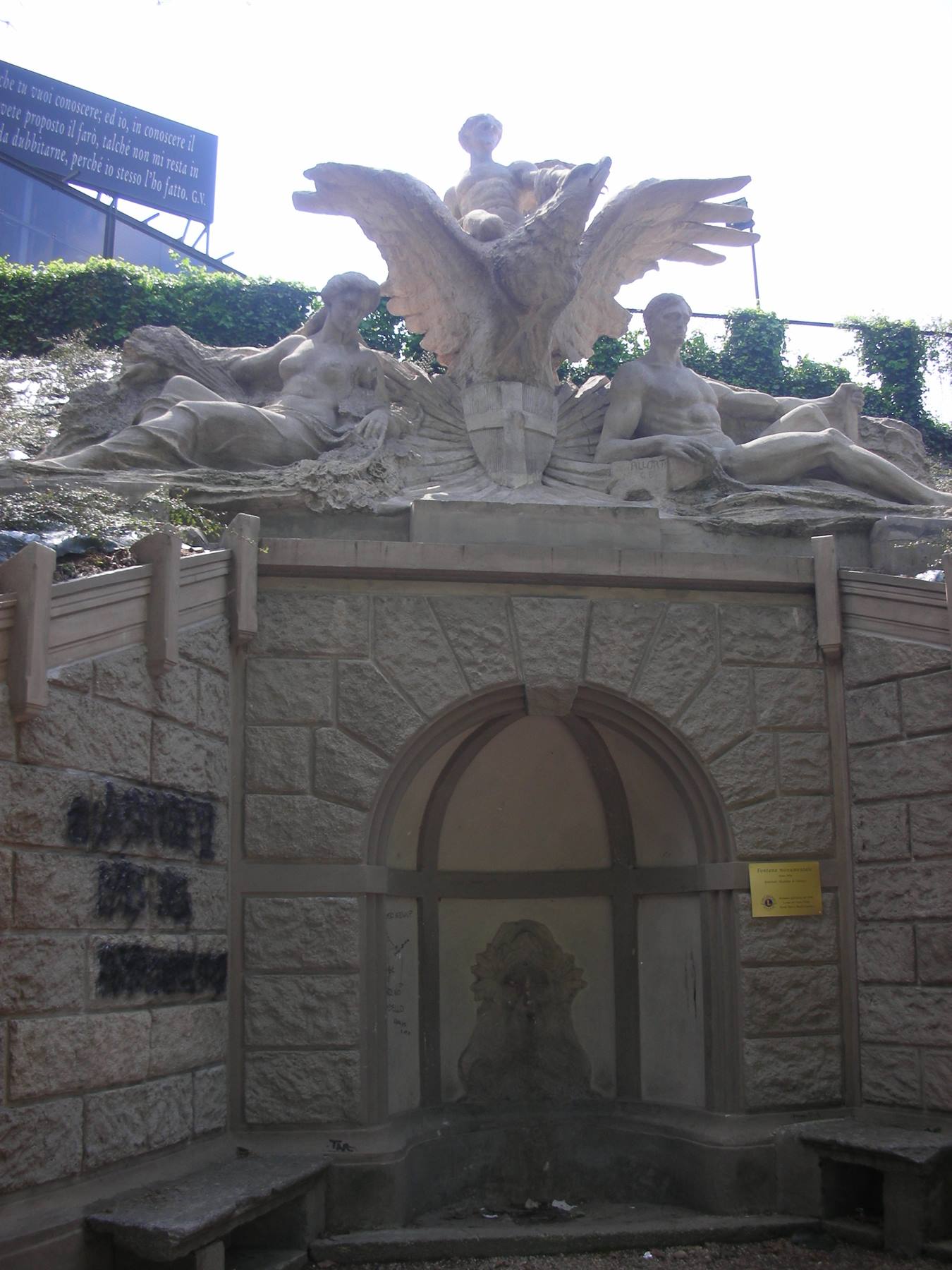 stucco esterno con fontana