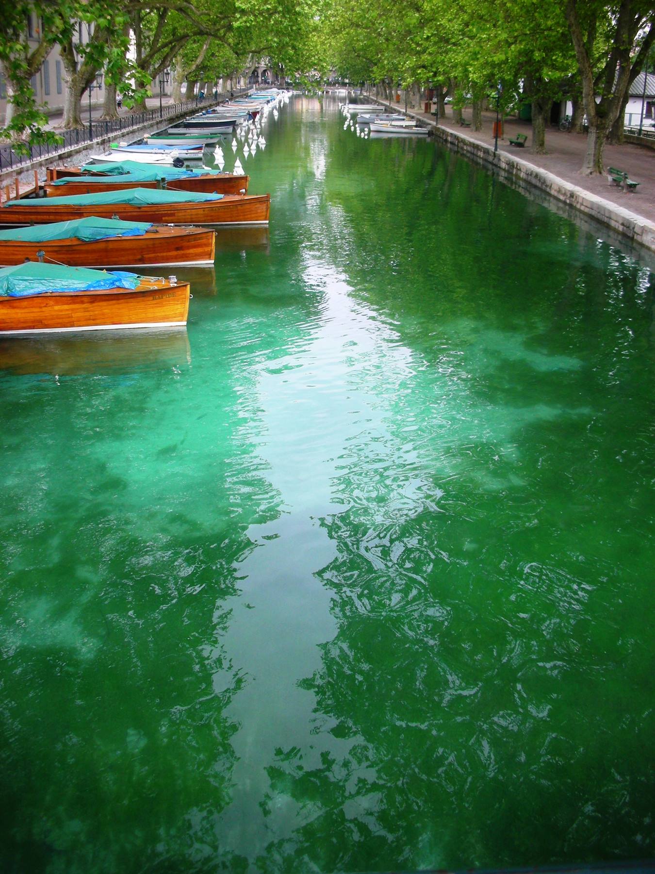 canale del porto del lago di annecy