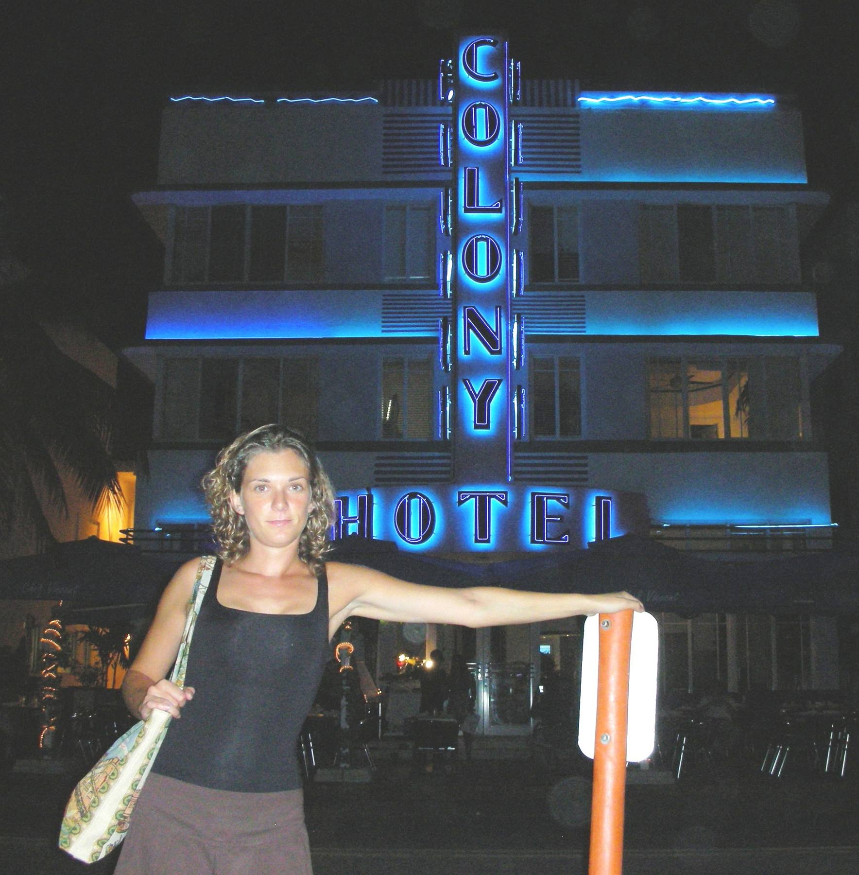 il famoso colony hotel su ocean dr.