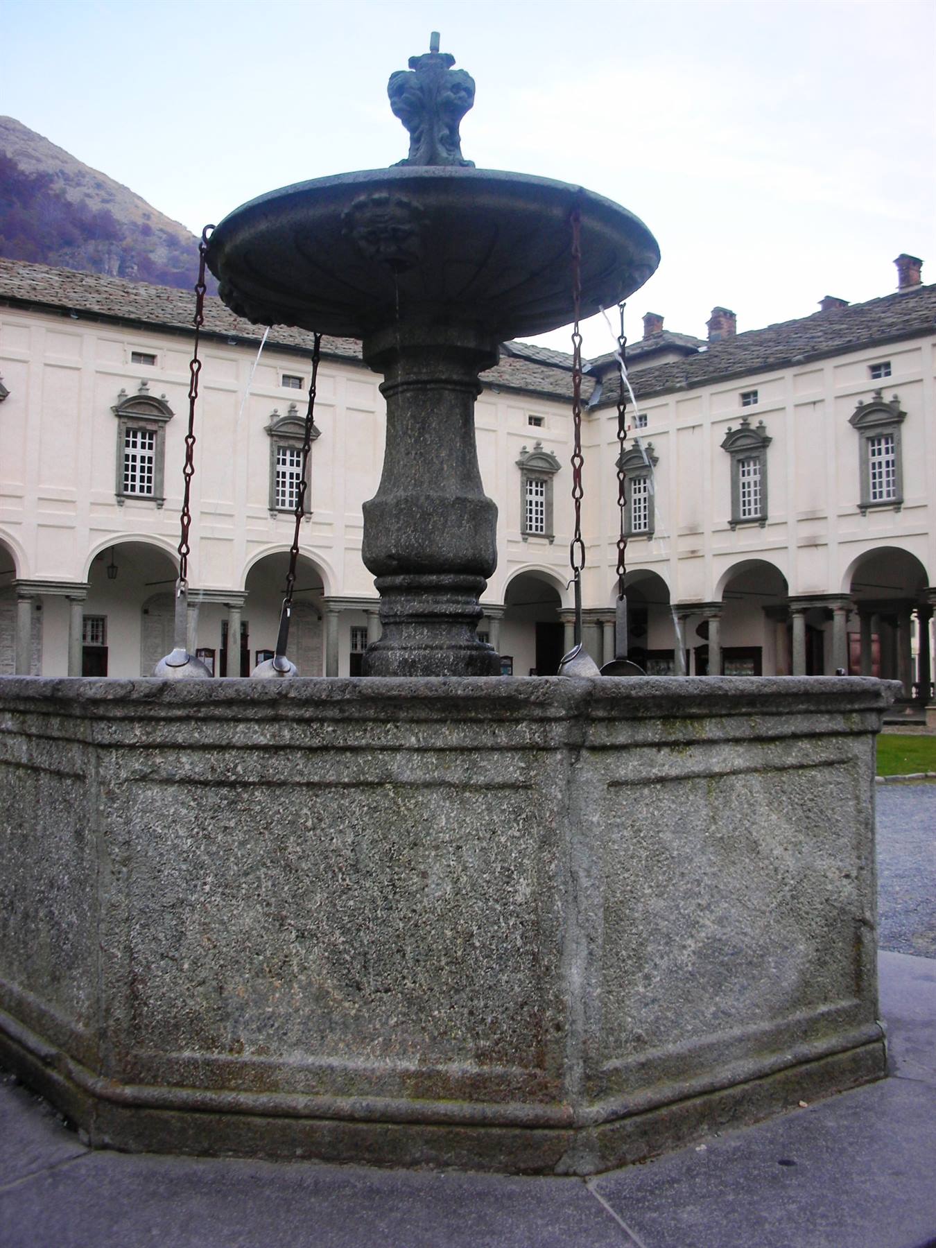 la fontana del santuario