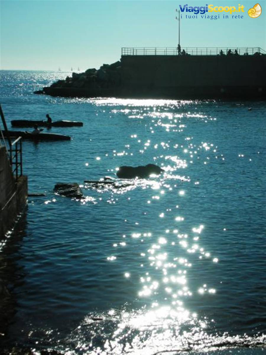 veduta del porto di nervi-fronte sole