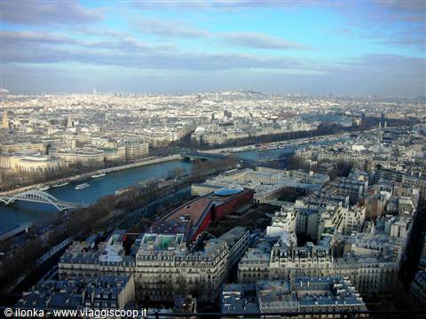 una veduta di Parigi e la Senna dalla torre