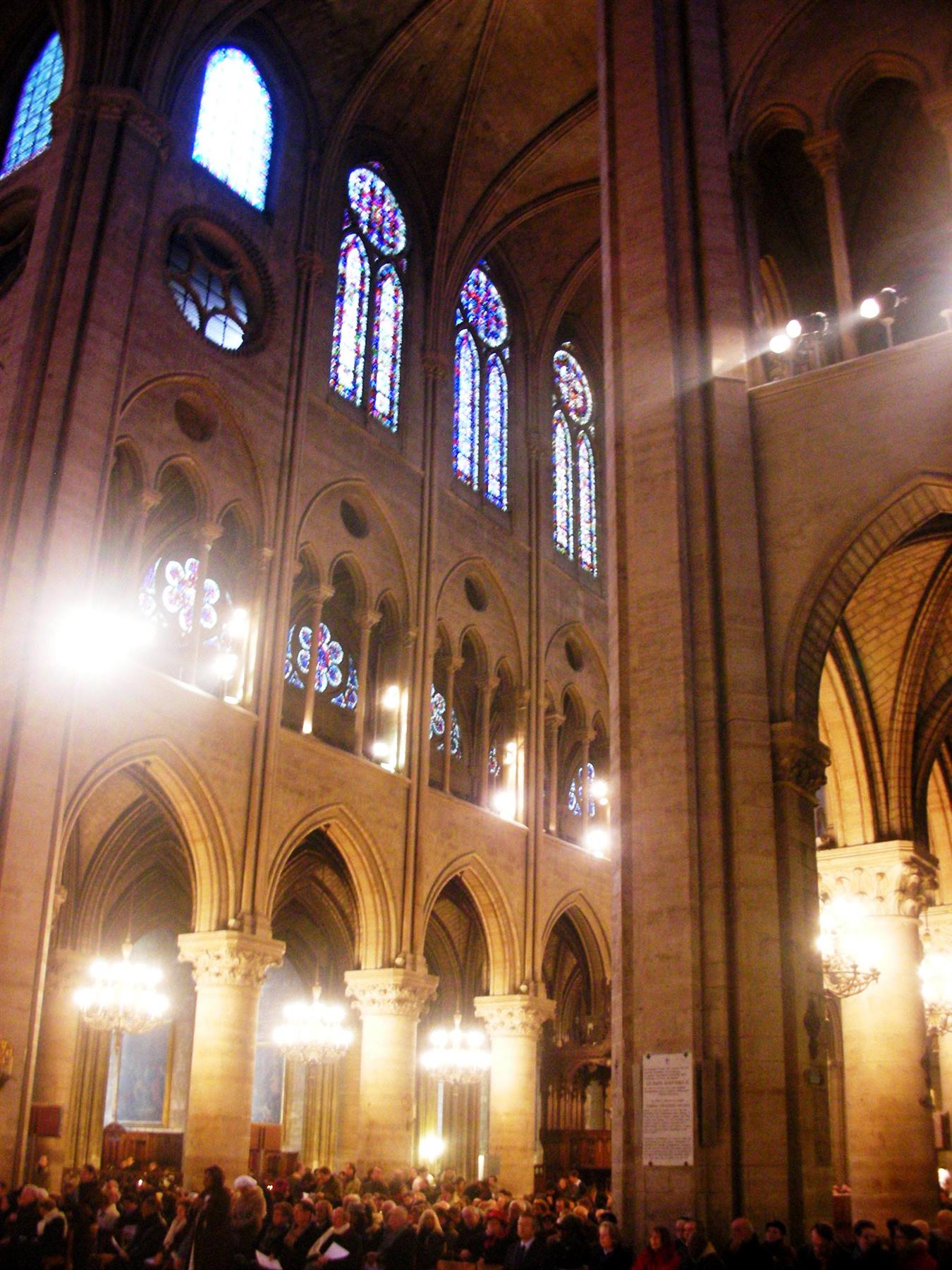 interno di notre dame