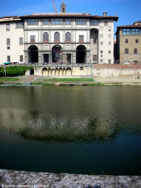 galleria degli uffizi sull'arno